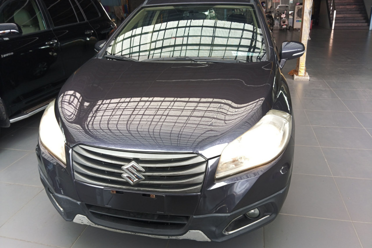 Suzuki S-Cross 2015 immagine di auto #3