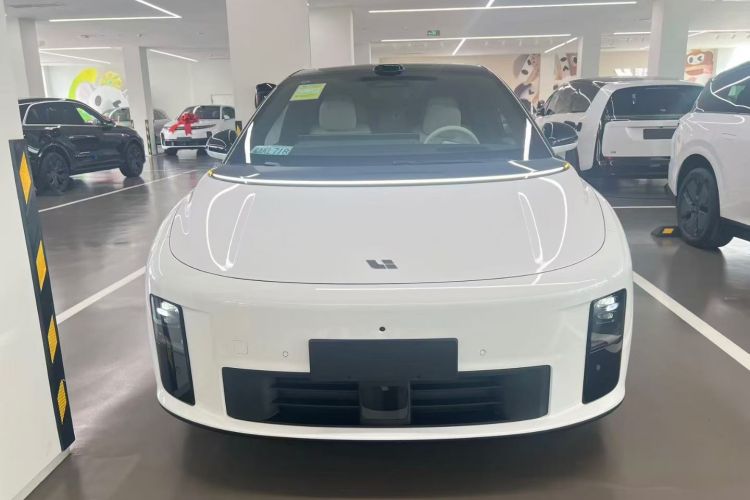 理想汽车 理想i6 汽车图片 #3