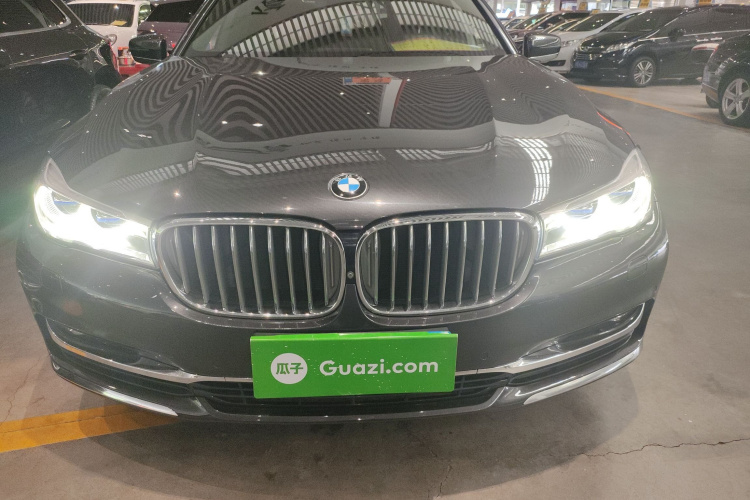 BMW M760Le 2017 #3 BMW M760Le 2017 car image #3