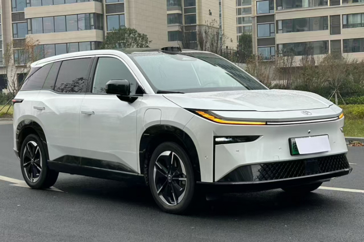 Toyota Bozhi 3X 2025 car image #3