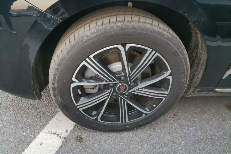 HongQi H5 PHEV 2025 #3 HongQi H5 PHEV 2025 car image #3