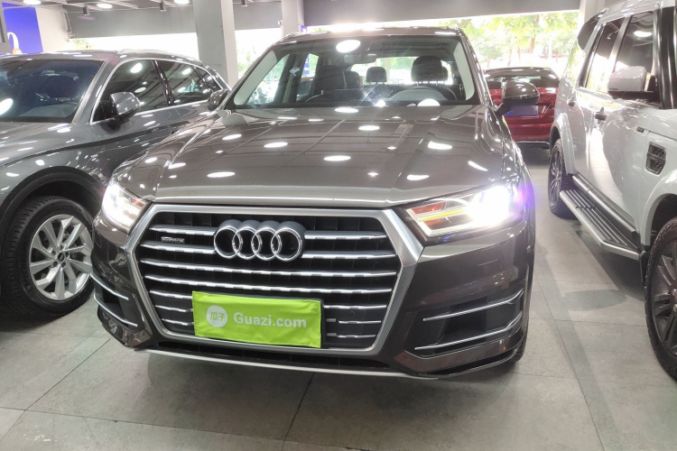 Audi Q7 2016 car image #3