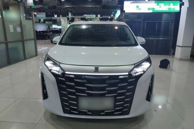 BYD Xia 2025 #3 BYD Xia 2025 car image #3