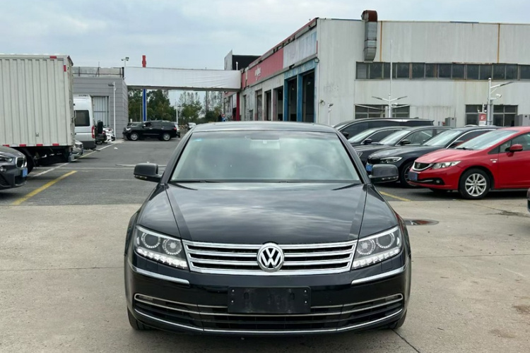 Volkswagen Pheaton 2016 immagine di auto #3