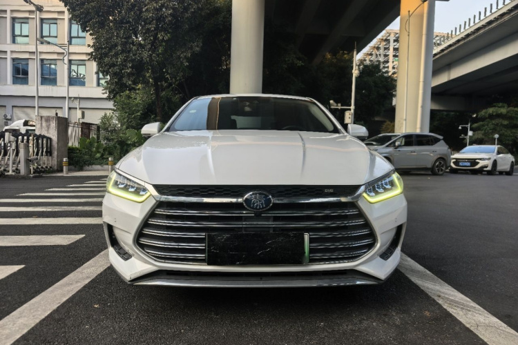 BYD Qin Pro New Energy 2018 immagine di auto #3