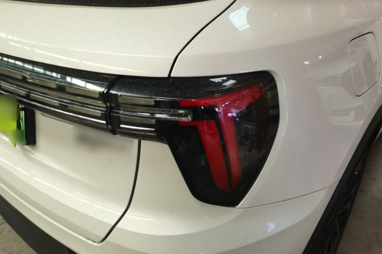 Lynk & Co 01 EM-P 2022 car image #3