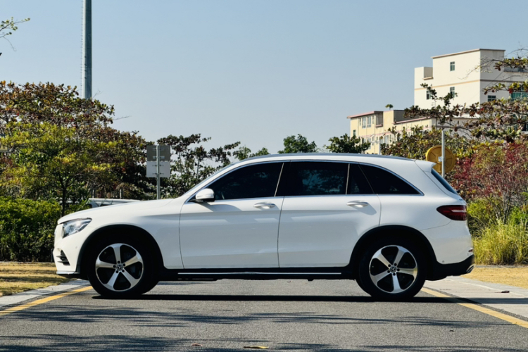 Mercedes-Benz GLC Class 2019 #3 Mercedes-Benz GLC Class 2019 car image #3