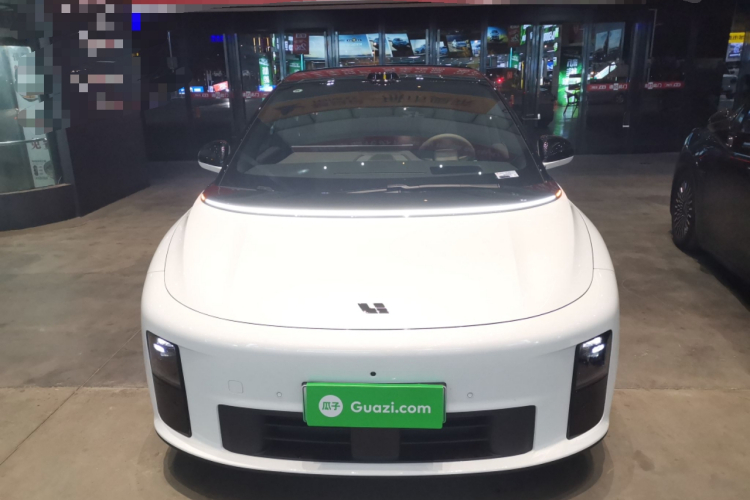 Li i6 2025 image de voiture #3