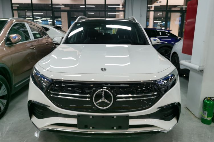 Mercedes-Benz EQB Class 2025 car image #3