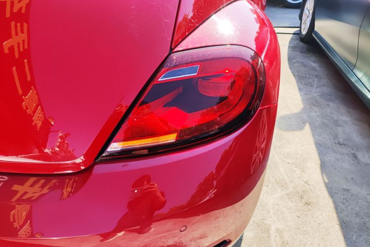Volkswagen Beetle 2018 car image #3