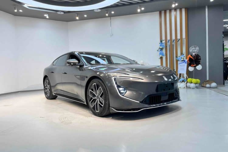 Avatr 12 2023 car image #3