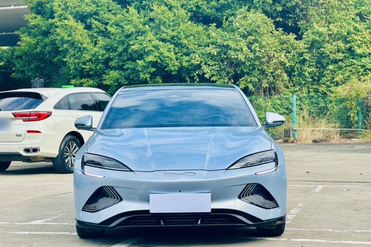 BYD Seal 2023 car image #3