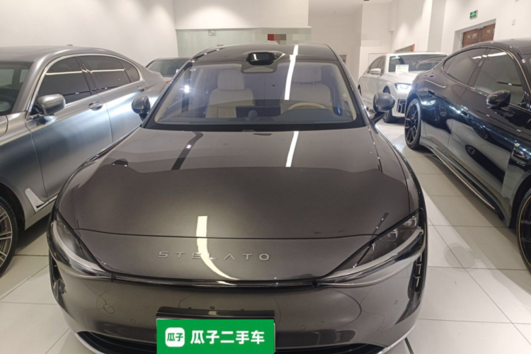 HongQi 2024 car image #3