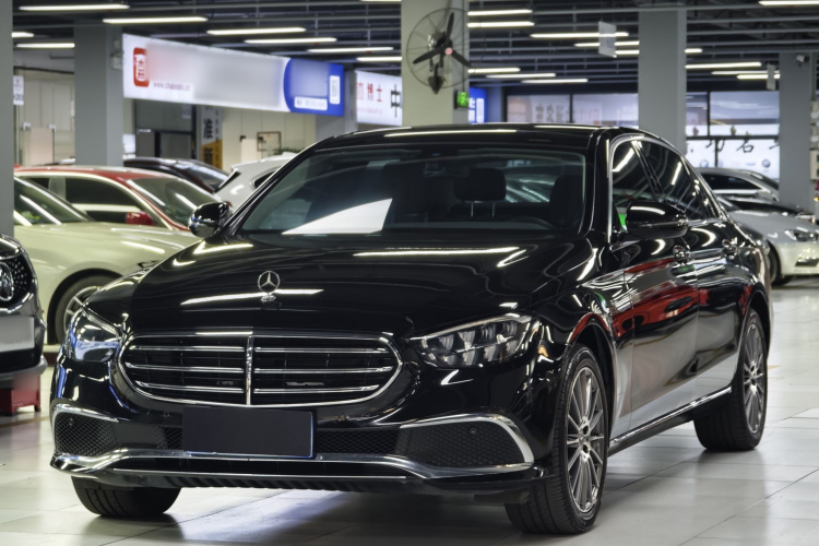 Mercedes-Benz E Class 2022 car image #3