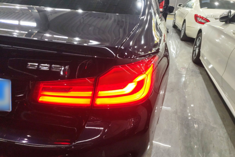 BMW 5 Series (Imported) 2018 car image #3