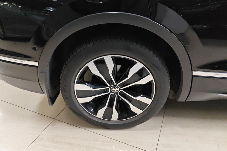 Volkswagen Tiguan L 2022 imagen de coche #3