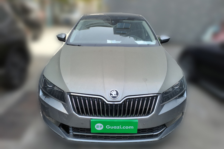 Skoda Superb 2016 car image #3