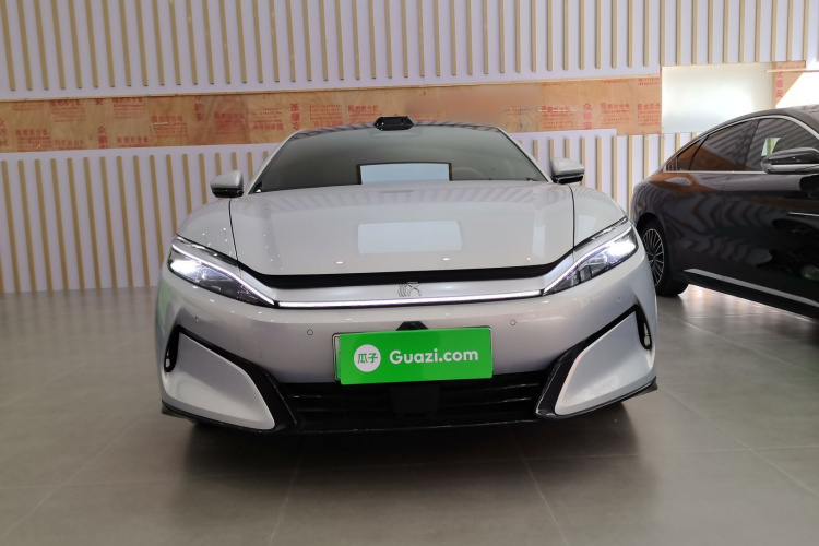 BYD HanL 2025 صورة سيارة #3