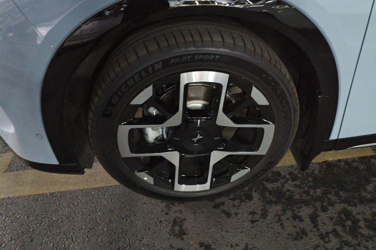 Xpeng G7 2025 #3 Xpeng G7 2025 car image #3