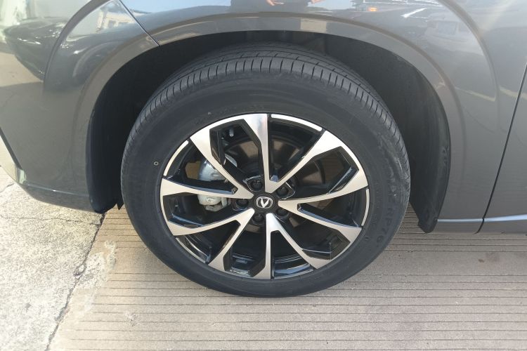 Changan UNI-Z PHEV 2024 car image #3