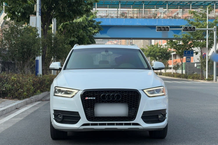 Audi Q3 2015 car image #3