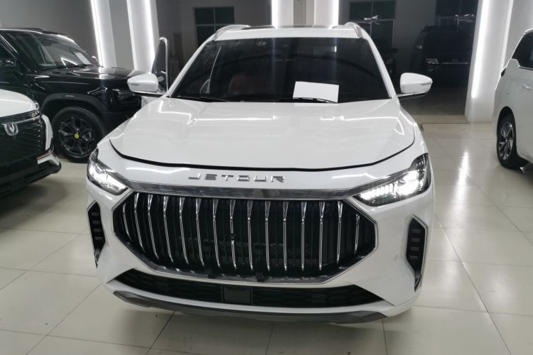 X70 PLUS 2022 car image #3