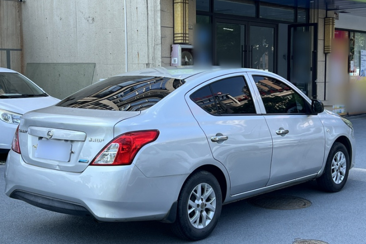 Nissan Sunny 2015 #3 Nissan Sunny 2015 car image #3
