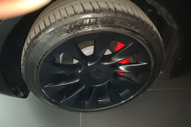 Tesla Model Y 2021 #3 Tesla Model Y 2021 car image #3