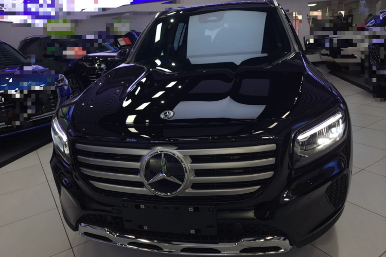 Mercedes-Benz GLB Class 2025 car image #3