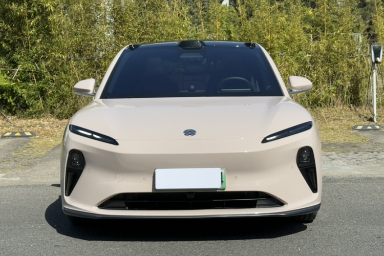 NIO ET5 2023 car image #3