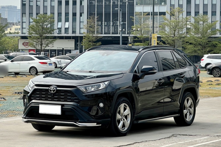 Toyota RAV4 2022 image de voiture #3