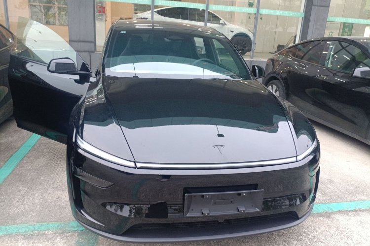 特斯拉 Model Y L 2025 汽车图片 #3