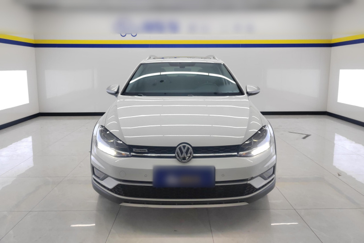 Volkswagen Golf (Imported) 2019 immagine di auto #3