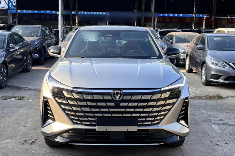 Changan UNI-Z PHEV 2025 car image #3