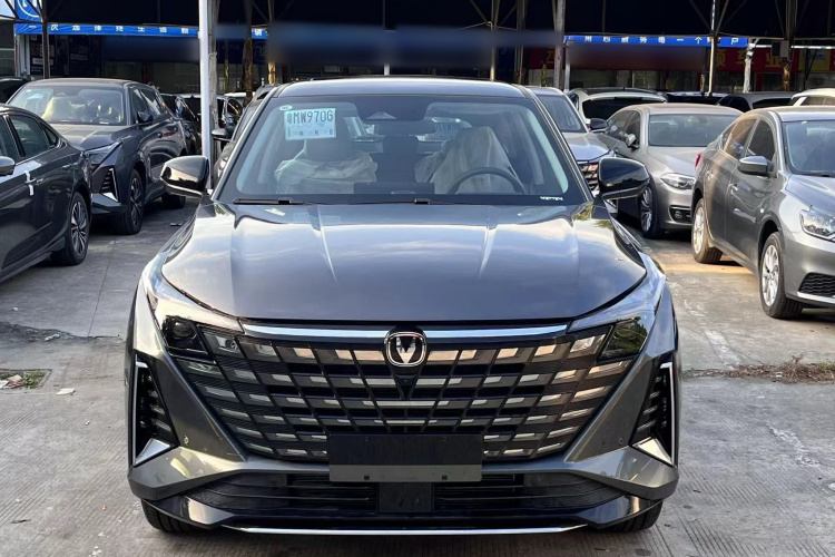 Changan UNI-Z PHEV 2025 #3 Changan UNI-Z PHEV 2025 car image #3