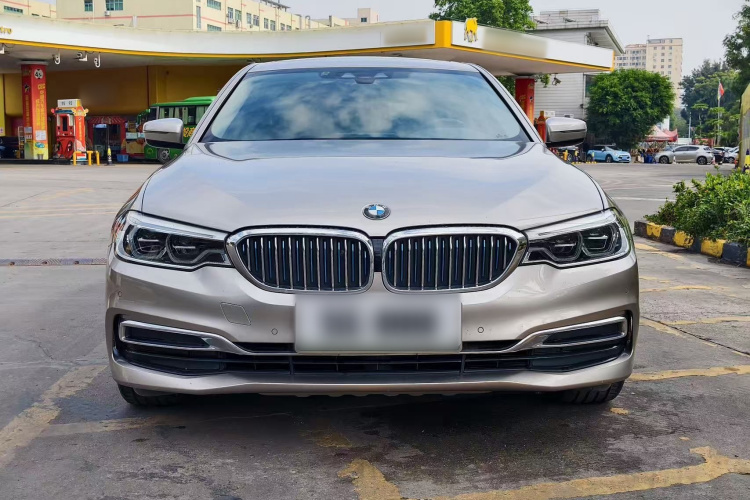 BMW 5 Series New Energy 2019 car image #3