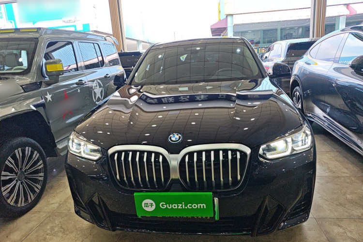 BMW iX3 2024 car image #3