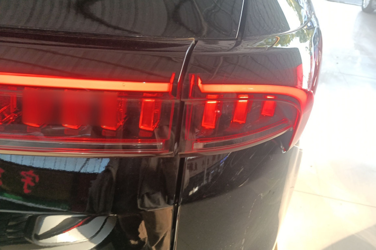 X70 PLUS 2024 car image #3