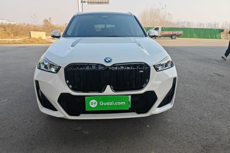 BMW iX1 2025 #3 BMW iX1 2025 صورة سيارة #3