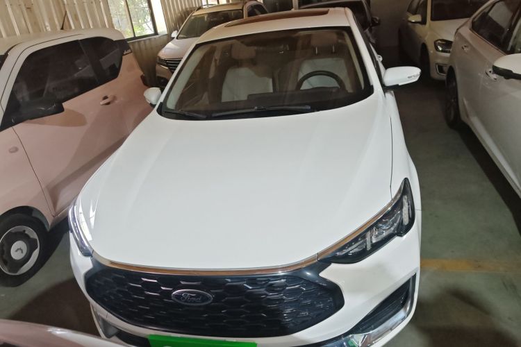 Ford Escort 2021 car image #3