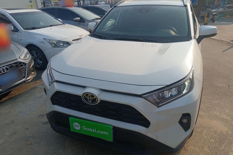 Toyota RAV4 2024 image de voiture #3