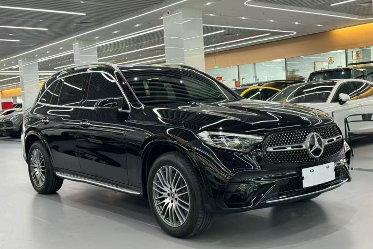 Mercedes-Benz GLC Class 2025 car image #3