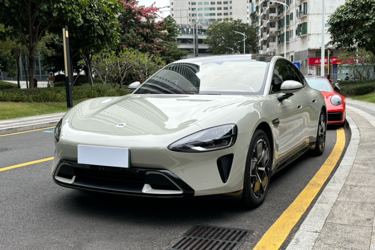 MI SU7 2025 car image #3