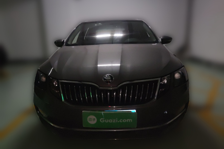 Skoda Octavia 2019 car image #3