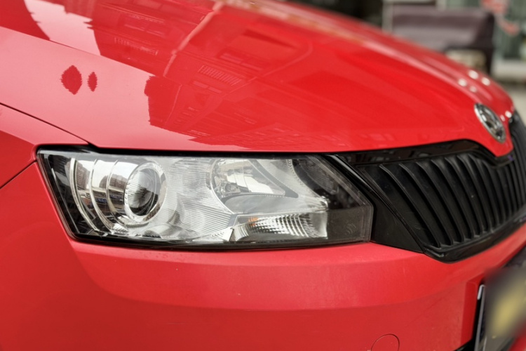 Skoda Rapid Spaceback 2016 immagine di auto #3