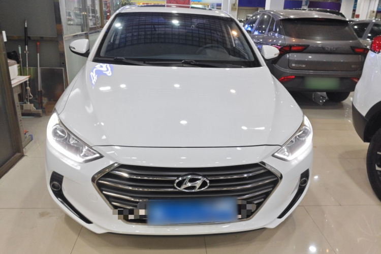 Hyundai Elantra AD 2019 car image #3