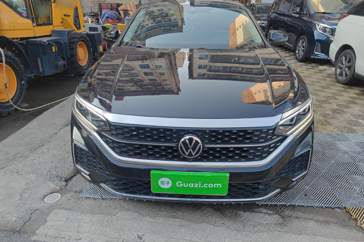 Volkswagen Passat 2022 car image #3