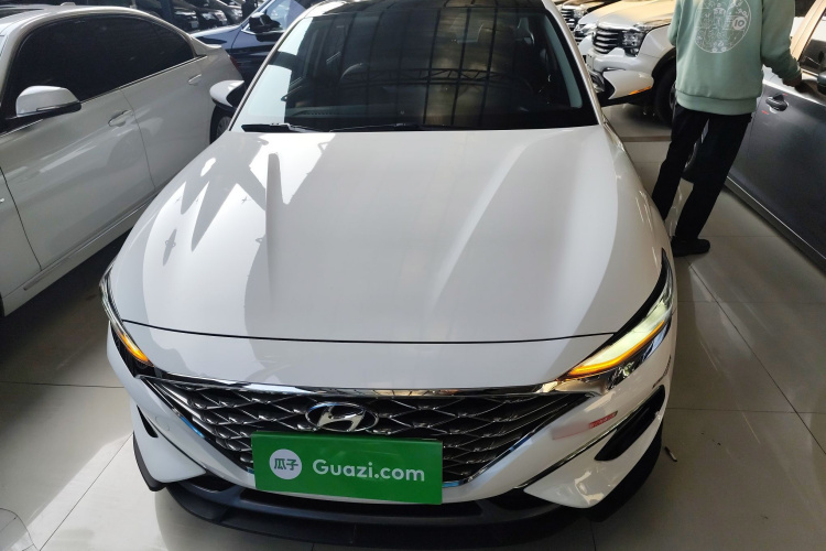 Hyundai Lafesta 2021 car image #3