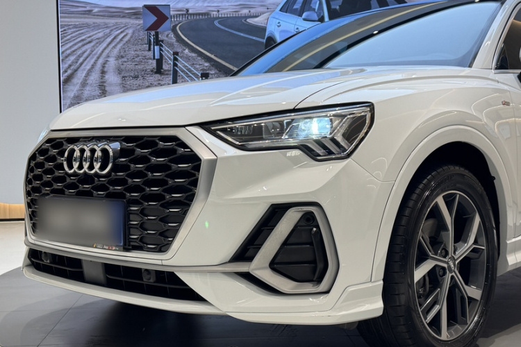 Audi Q3 Sportback 2021 car image #3
