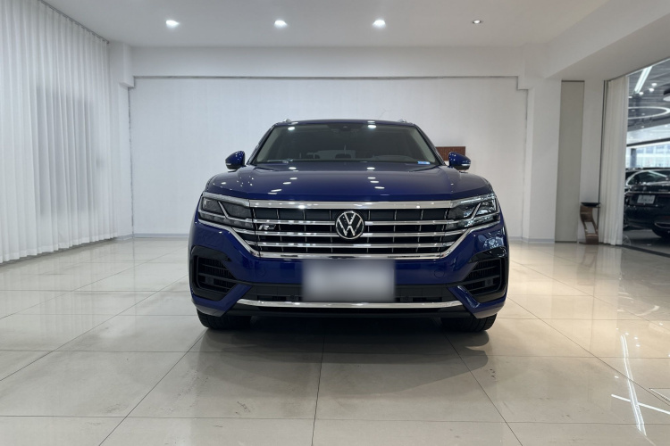 Volkswagen Touareg 2023 car image #3